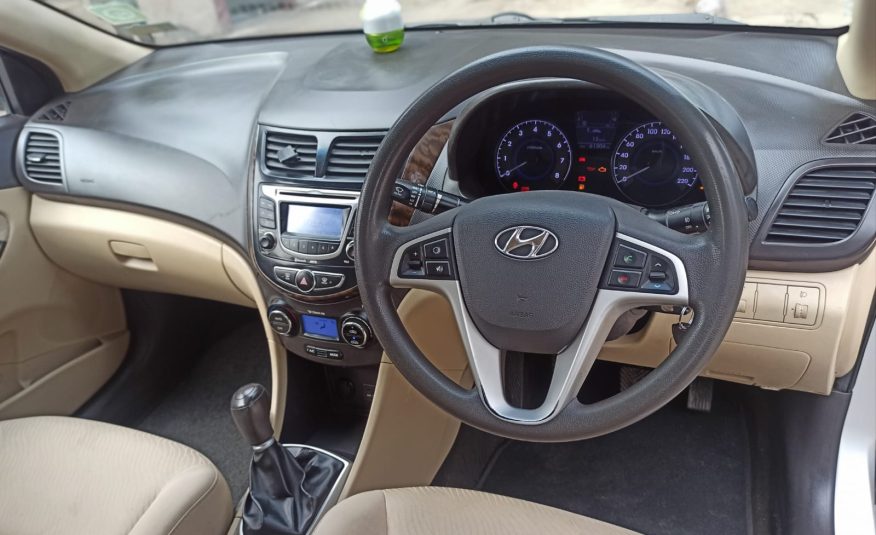 HYUNDAI VARNA 1.6 SX 2012 REG.